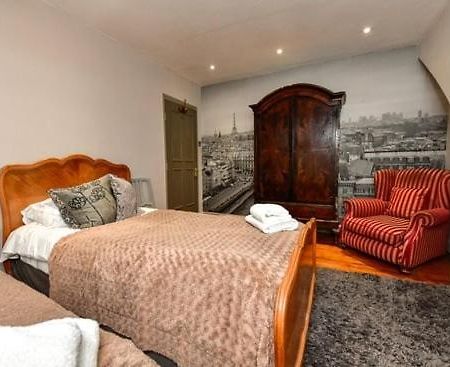 Quirky 4 Bedroom Apartment With Terrace คาร์ดิฟฟ์ ภายนอก รูปภาพ