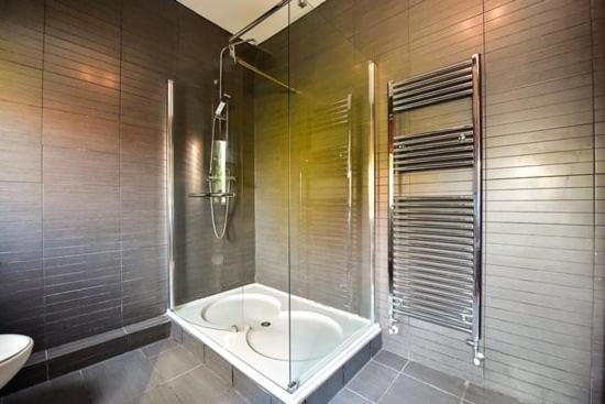Quirky 4 Bedroom Apartment With Terrace คาร์ดิฟฟ์ ภายนอก รูปภาพ