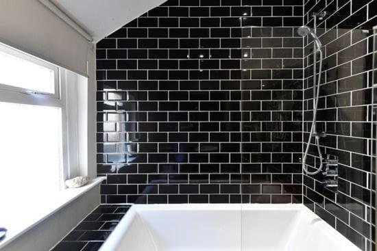 Quirky 4 Bedroom Apartment With Terrace คาร์ดิฟฟ์ ภายนอก รูปภาพ